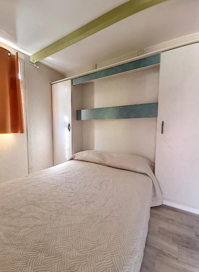 Avignon, Joli Chalet En Campagne Tres Proche De La Ville Luaran gambar